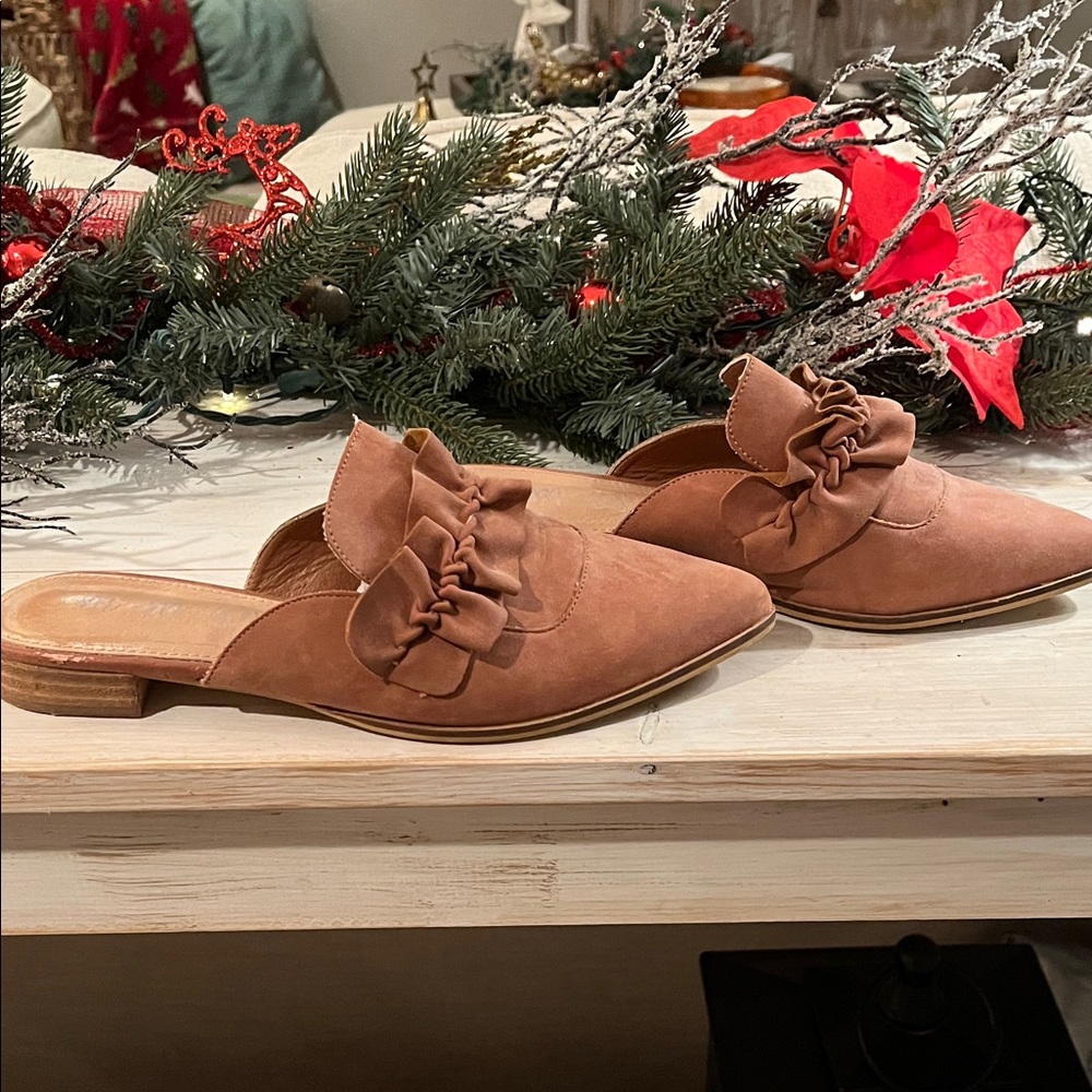 Chic Ruffled Brown Mules - Picture 2 of 5
